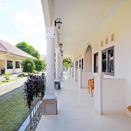Collection O 91046 Hotel Remaja Indah Masamba エクステリア 写真