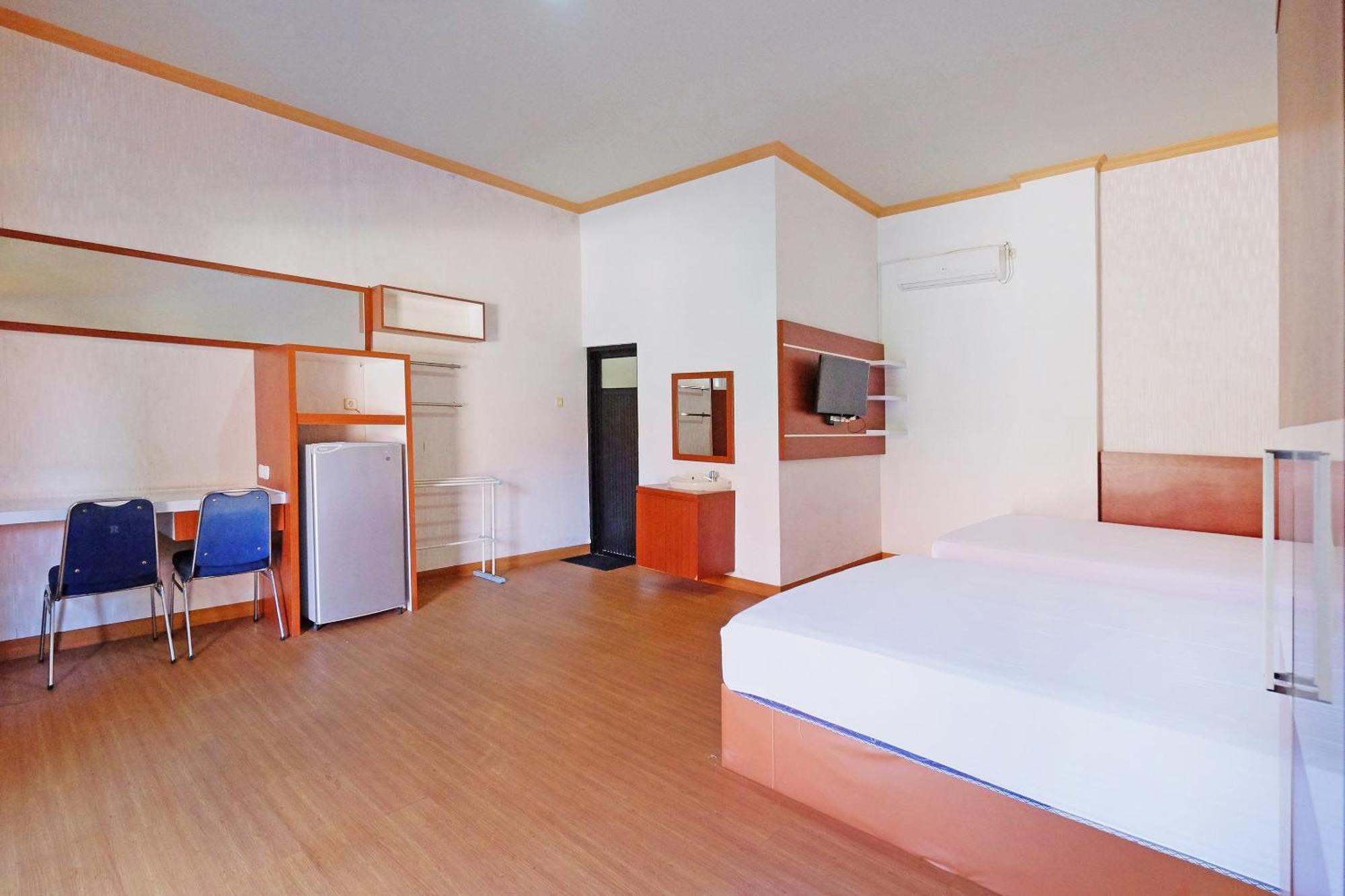 Collection O 91046 Hotel Remaja Indah Masamba エクステリア 写真